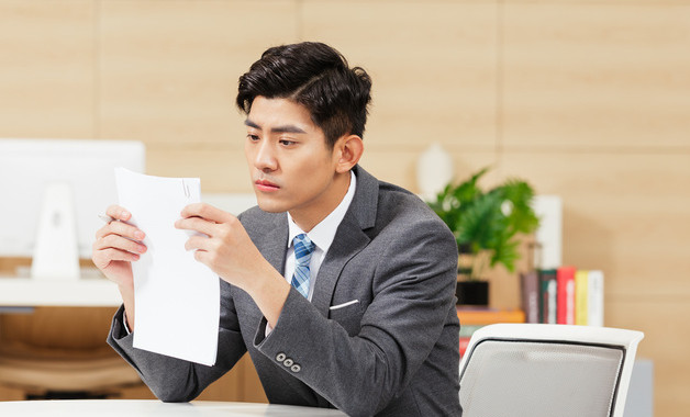 2024年公務(wù)員年終考核述職報告十二篇